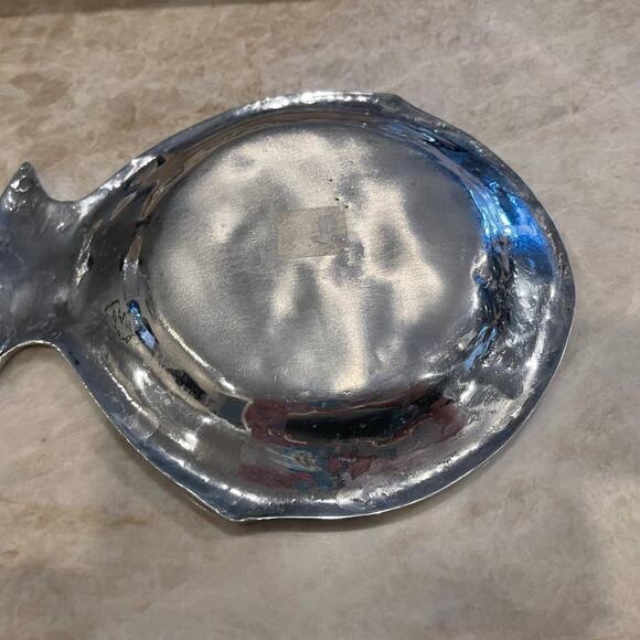 Holland Boone Fish aluminum serving Tray 10” EUC - Picture 6 of 10